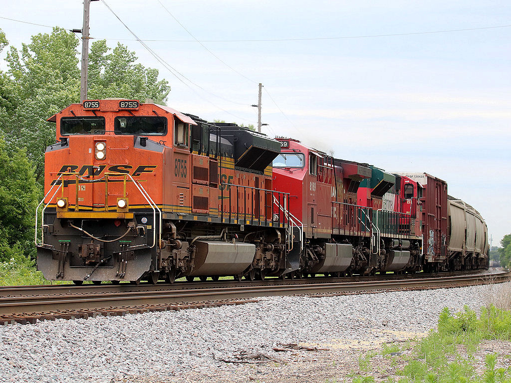 BNSF 8755